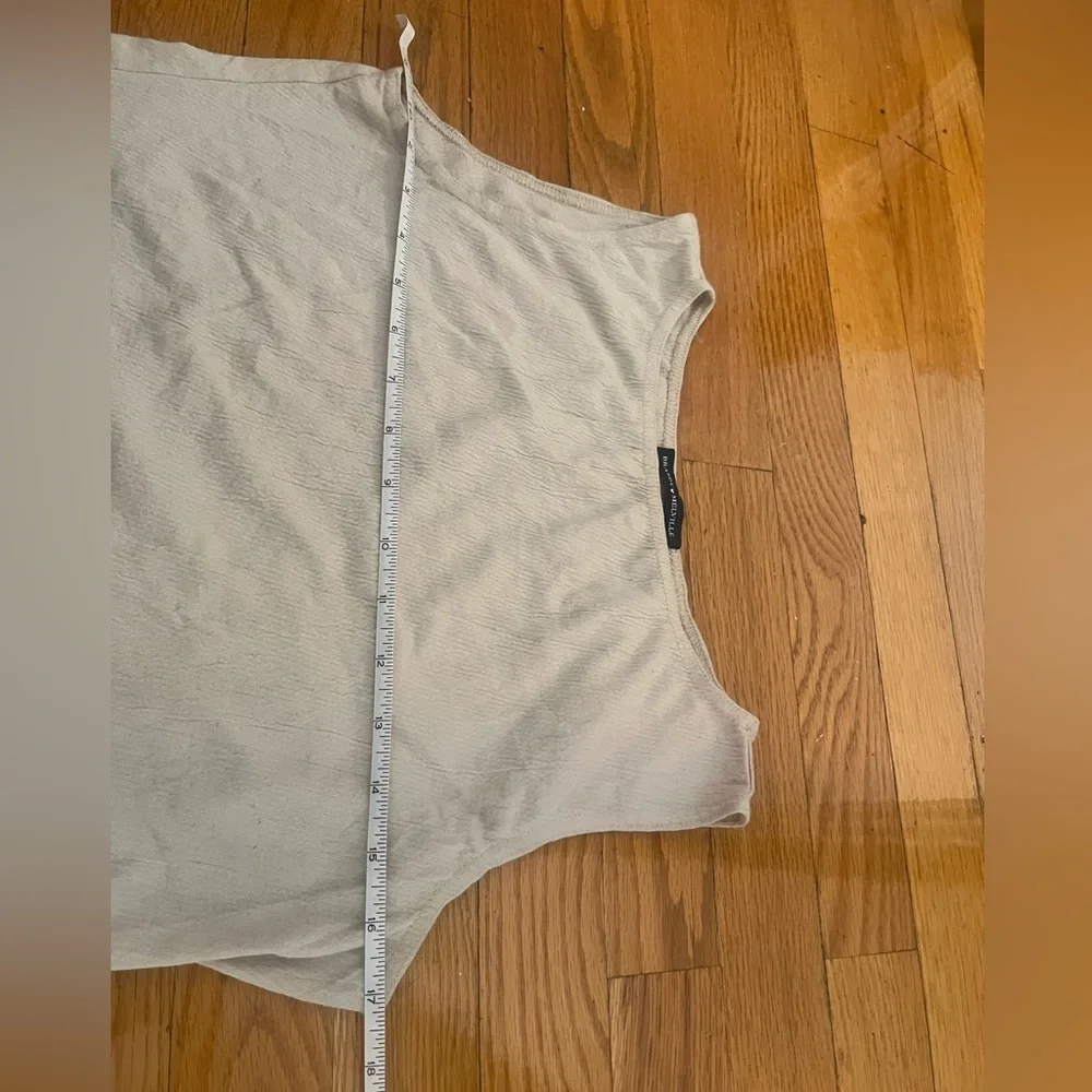 Brandy Melville cream textured high neck sleeveless tank top - Picture 7 of 7